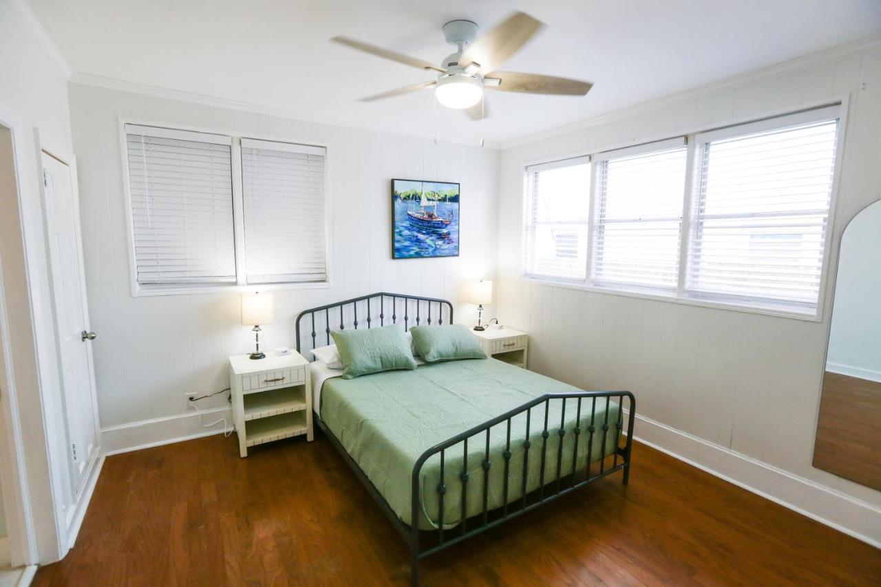 New Listing! Centrally Located Efficiency One Mile To The Beach! Jacksonville Beach Exterior foto