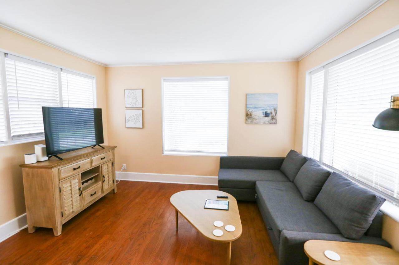 New Listing! Centrally Located Efficiency One Mile To The Beach! Jacksonville Beach Exterior foto