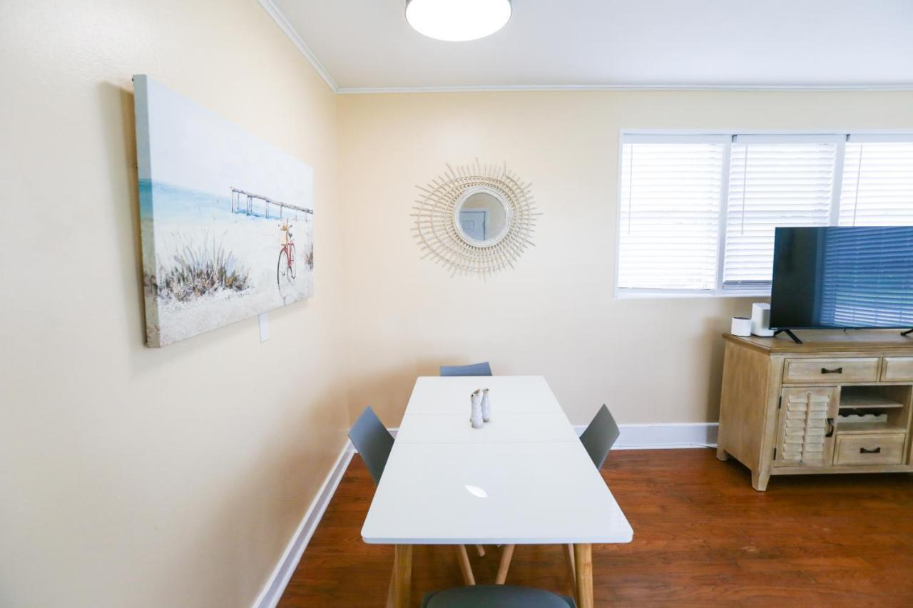 New Listing! Centrally Located Efficiency One Mile To The Beach! Jacksonville Beach Exterior foto